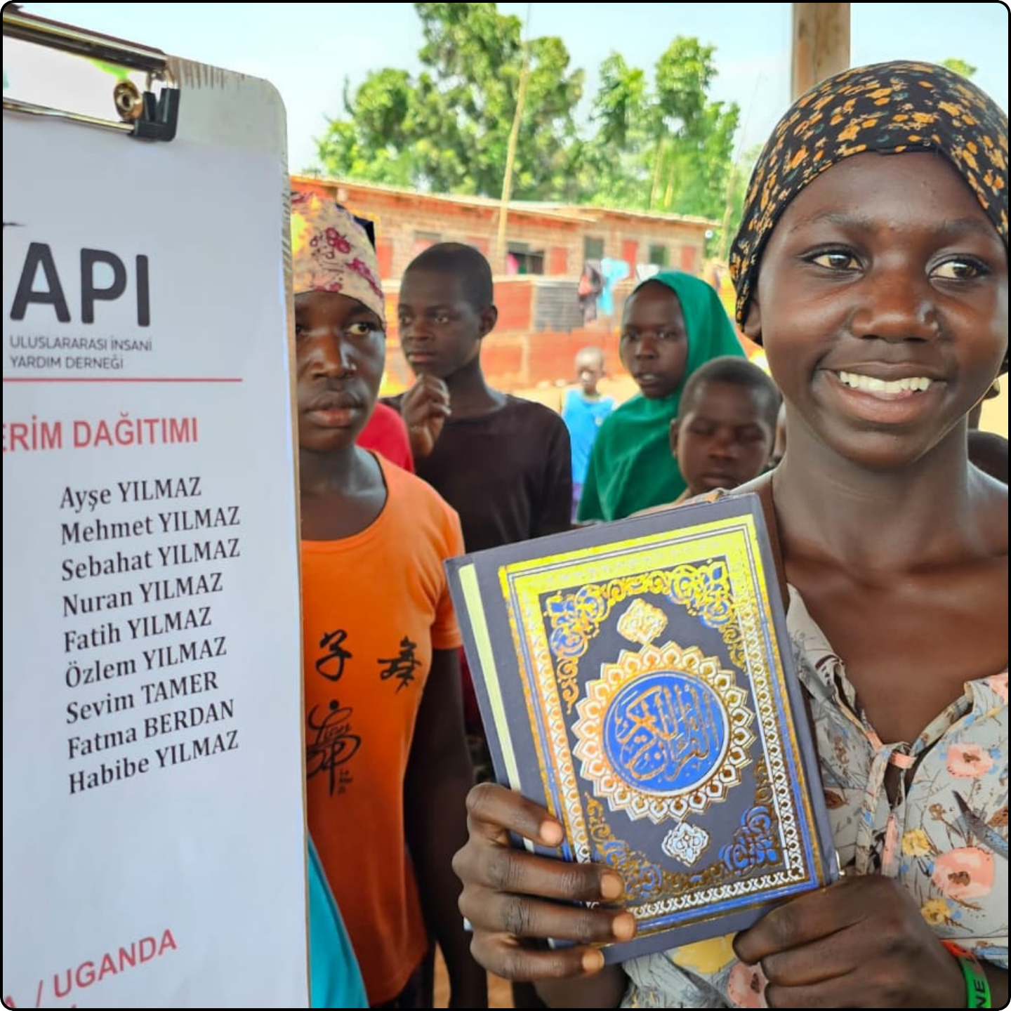 https://www.kapidernegi.com.tr/wp-content/uploads/2024/10/AFRIKA-Kuran-dagitim-resmi.png