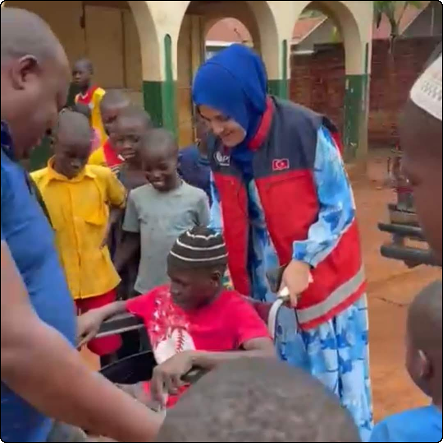 https://www.kapidernegi.com.tr/wp-content/uploads/2024/10/AFRIKA-engelli-bireylerin-ihtiyaclari-gorseli.png